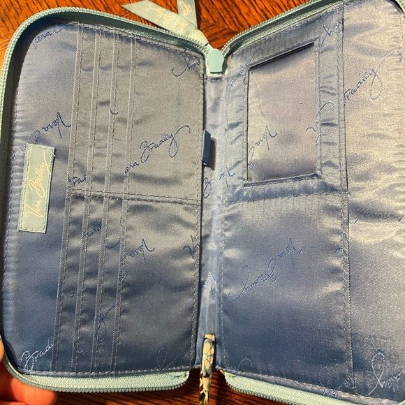 Vera Bradley wallet - Picture 4 of 6